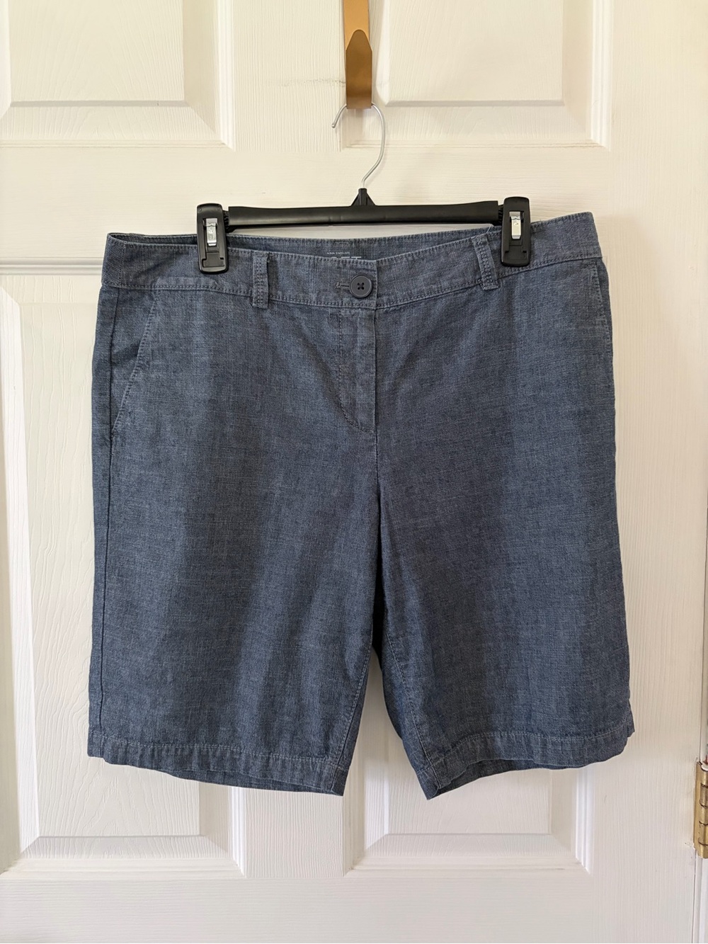 LOFT Women's Casual Chambray Shorts - Navy